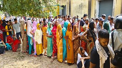 Women line up for DAP fertilizer at PCF center in Atrauli