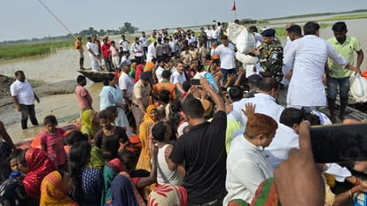 Bihar flood: Flood victims rushed for ration in front of Union Minister Chirag Paswan in Saharsa
