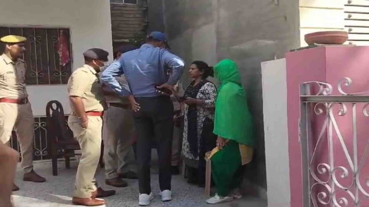 Bikaner News: Four people of the same family consumed poison, three died
