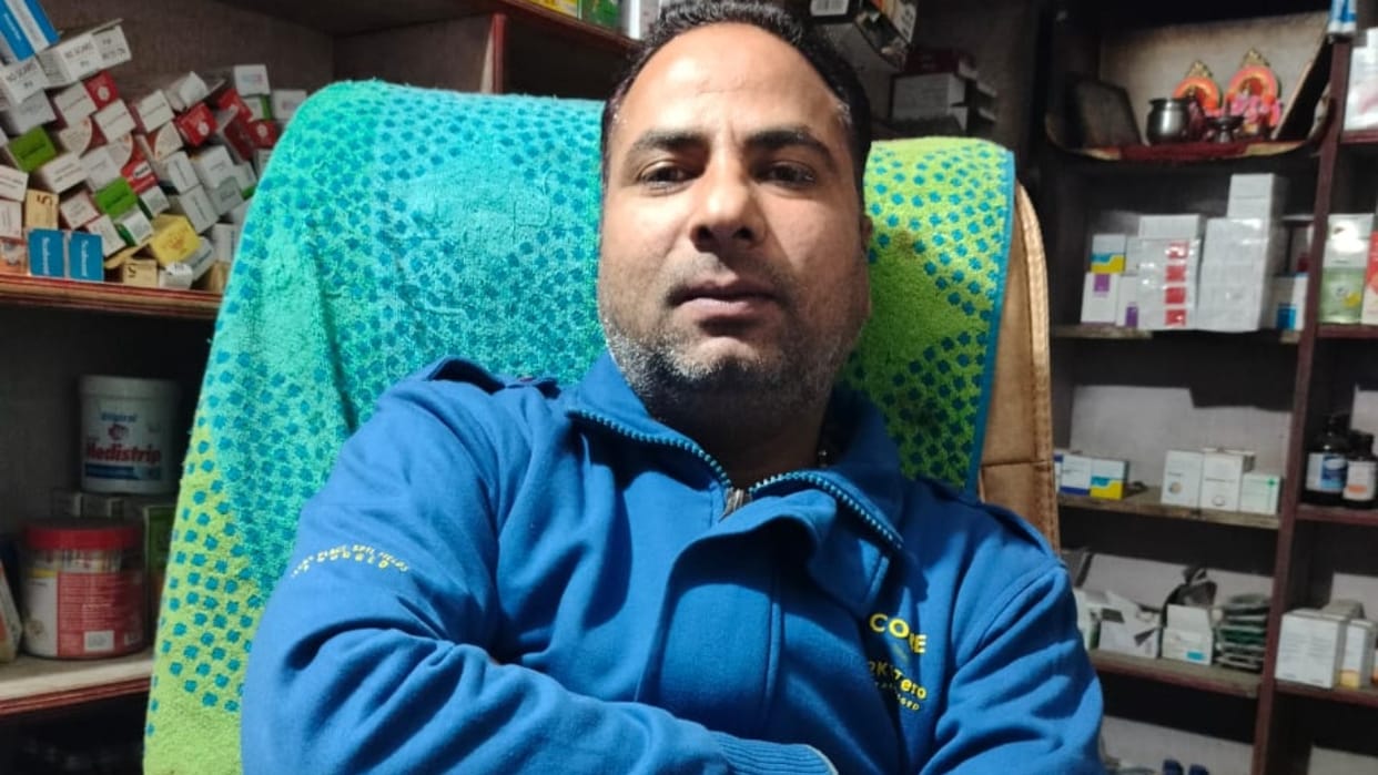 man found dead on the driving seat of the car in Bareilly