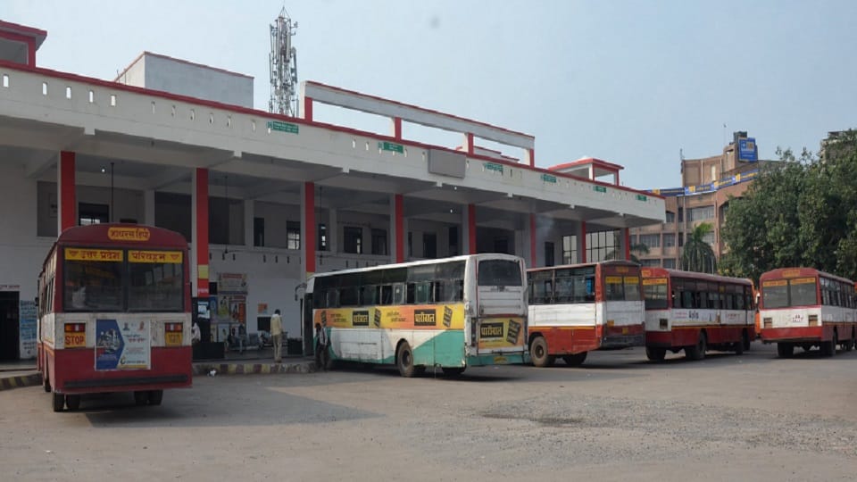 Condition of Aligarh Masoodabad Sarsaul bus stand