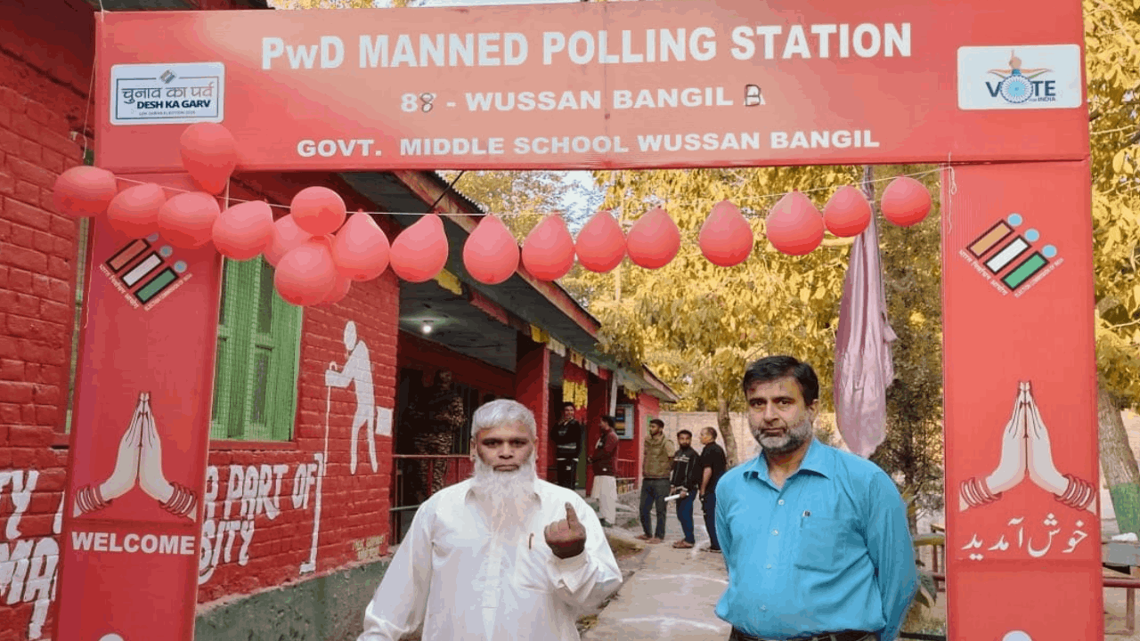 Jammu Kashmir Election photos Huge enthusiasm among voters in Kashmir