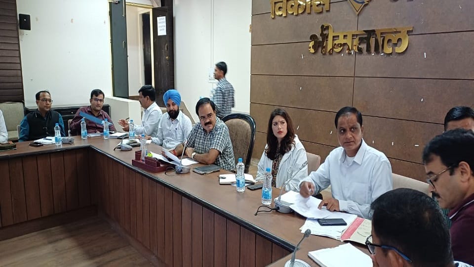 CDO Ashok Kumar Pandey held meeting regarding civic elections in bhimtal