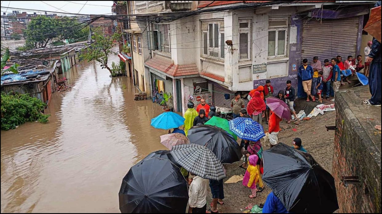 Nepal flood and landslides casualties rescue operations heavy rain news in hindi