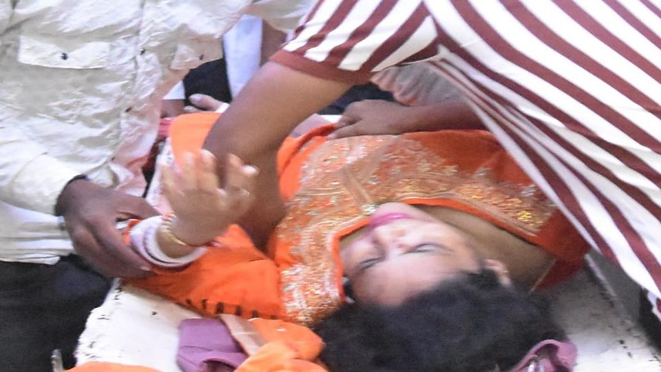 Saharanpur: Family uprooted... Husband and daughter died in an accident, wife and second daughter injured