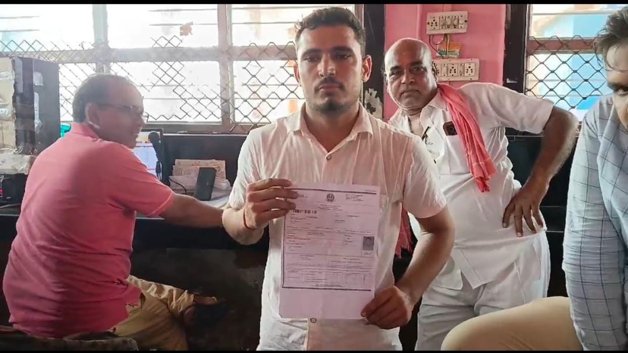 Nagaur News: Was traveling on roadways for free by making fake admit card, conductor handed him over to police