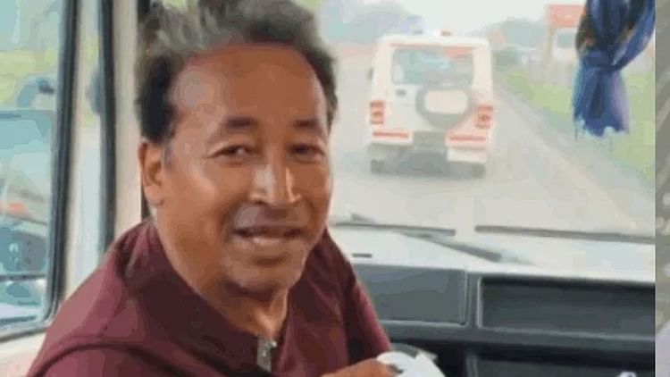 Sonam Wangchuk Detained Again After Release Indefinite Fast Continues – Amar Ujala Hindi News Live