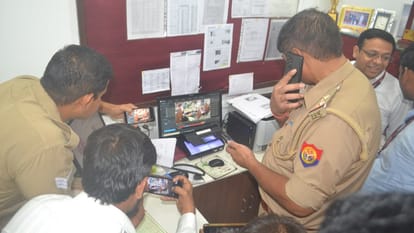 Bank robbery in Shamli: Guard pointed gun at the chest of the criminal, manager told him not to shoot