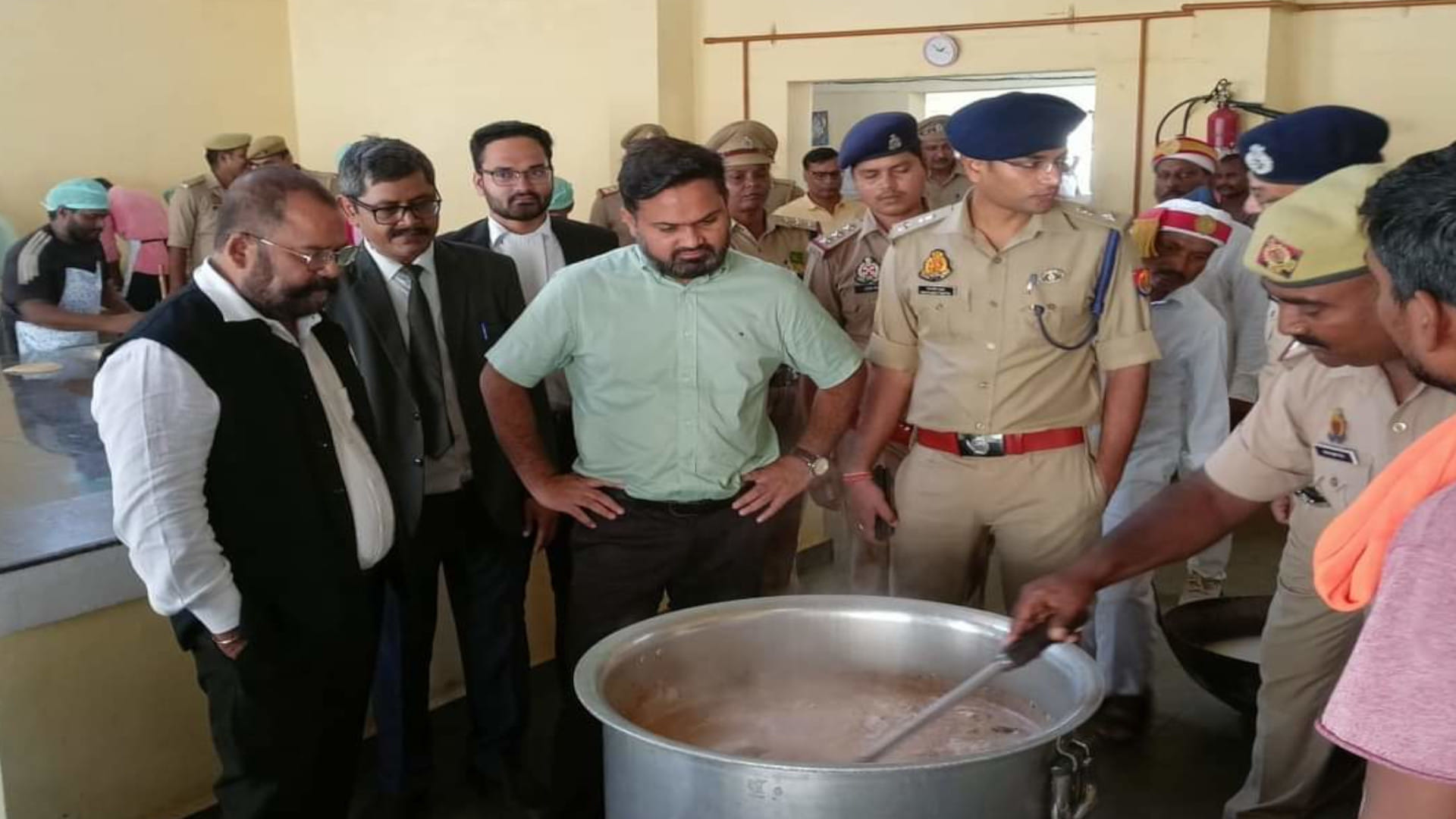 DM, SP and District Judge inspected the jail in Sant Kabirnagar