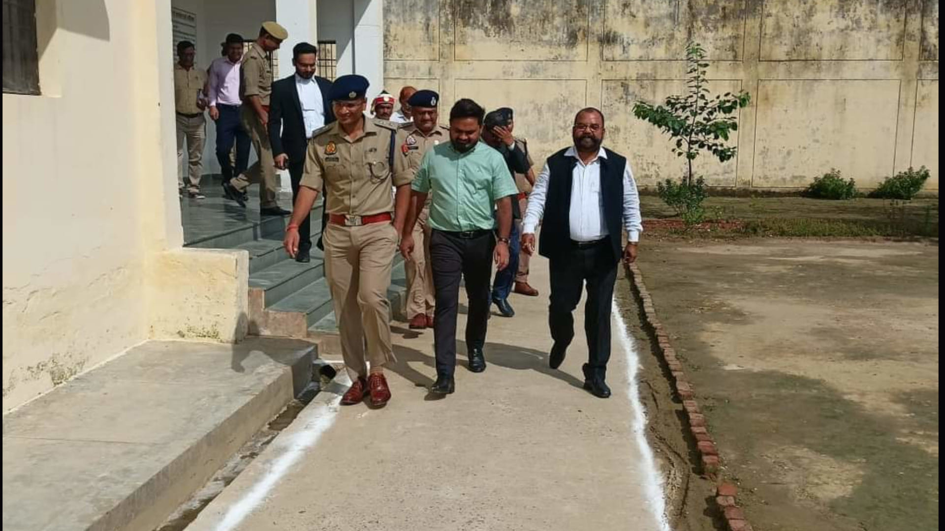 DM, SP and District Judge inspected the jail in Sant Kabirnagar