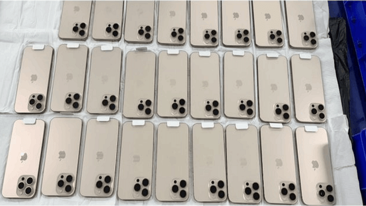 Customs Department At Delhi Airport Caught A Woman With 26 Iphones Wrapped In Tissue Paper – Amar Ujala Hindi News Live