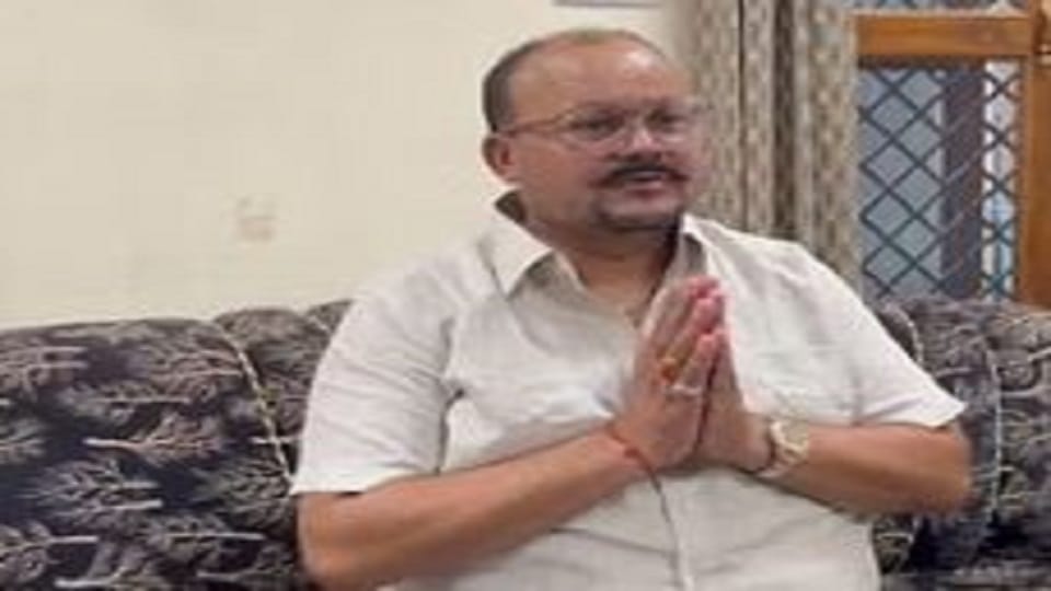 Congress MLA Harish Dhami accused DM and other officials of not picking up the phone
