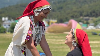Ankita Lokhande expressed her love by sharing pictures of father and mother vandana lokhande gave loving rep