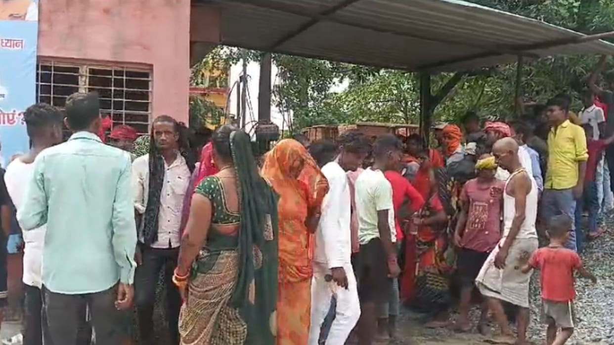 sonbhadra news, sonbhadra latest news, UP news, UP latest news, road accident, accident in sonbhadra