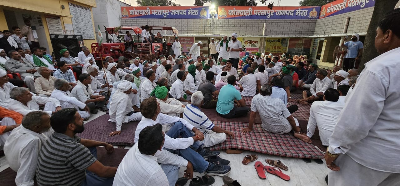 BKU Protest: Farmers protest continues on the sixth day, women played dholak and did kirtan in police station