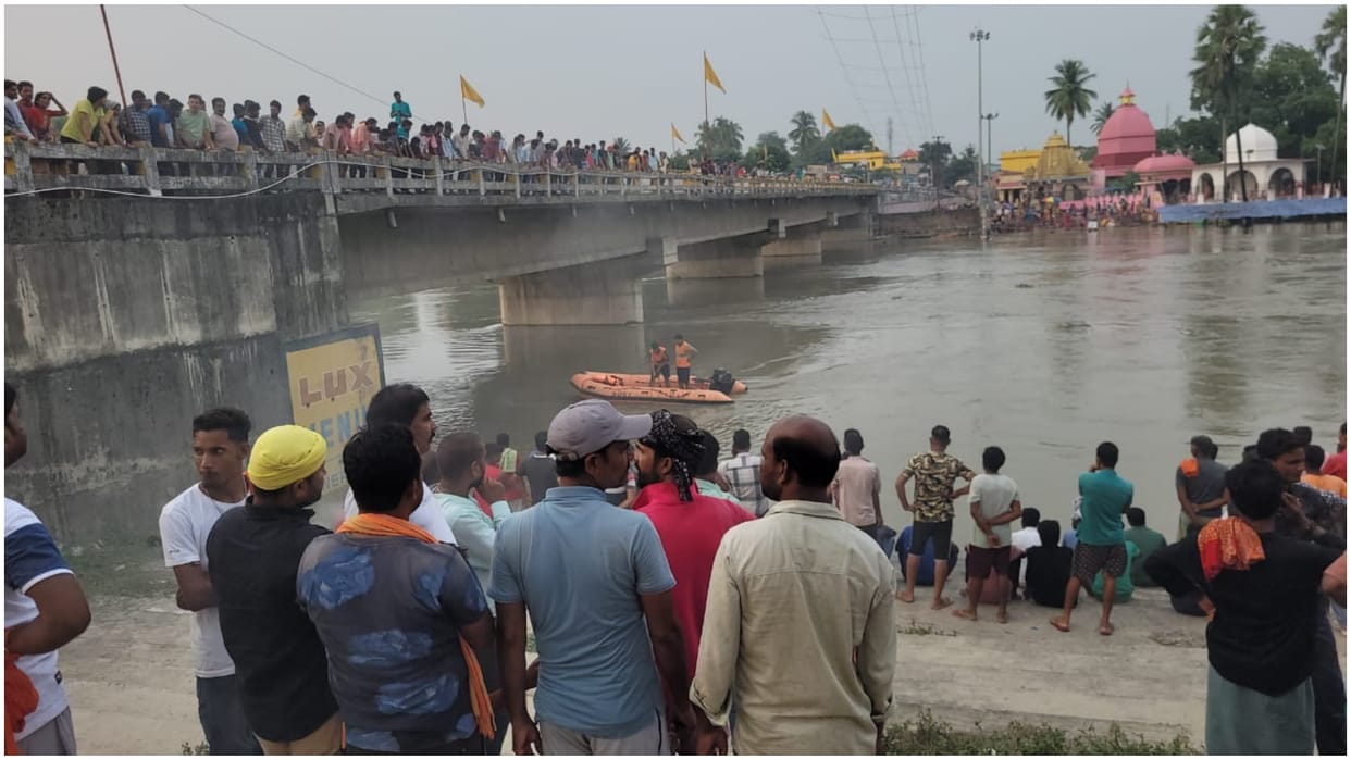 Bihar News : Two friends died due to drowning in Purnea, flood situation kosi nadi