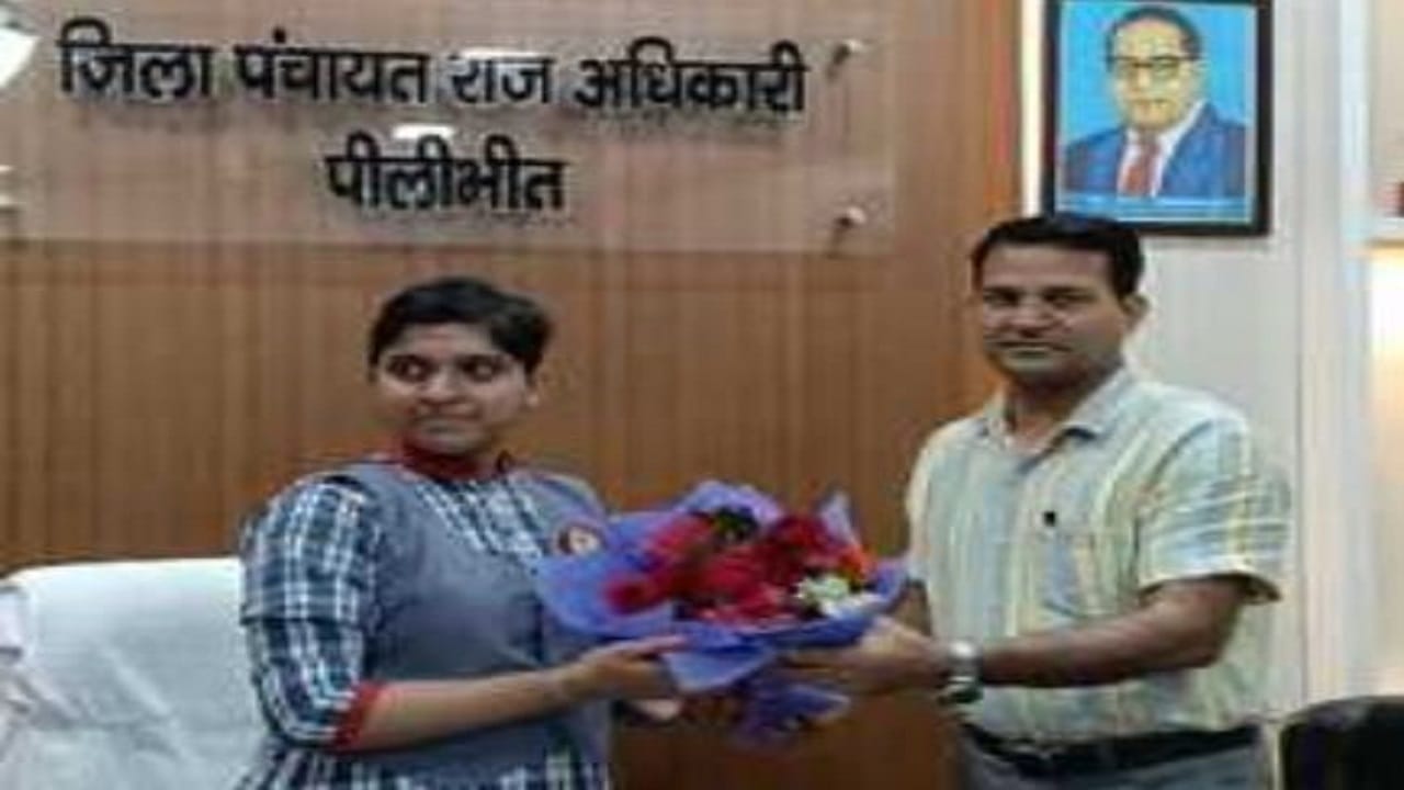 8th class student aparajita became dm for one day in Pilibhit
