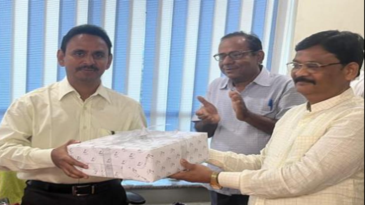 SSC News: Rahul Sachan's tenure completed, Parijat given the charge of regional director.