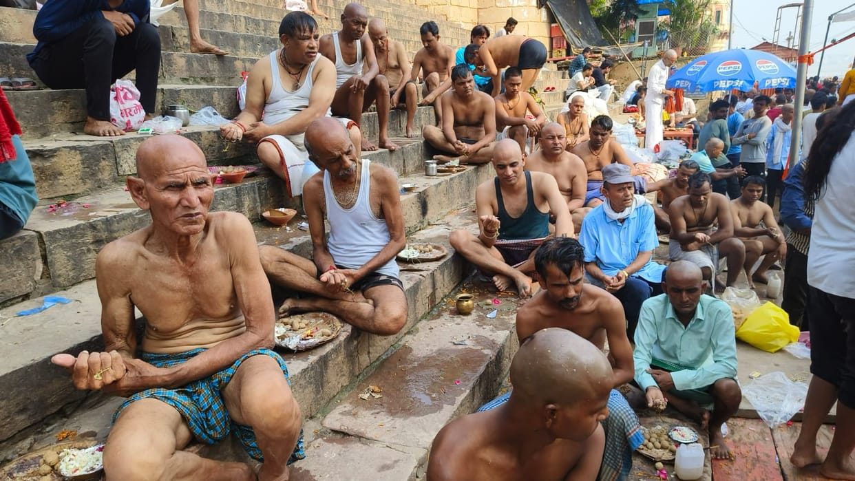Pitru Paksha Amavasya crowd of devotees on Ganga and ponds in Kashi for Pind daan