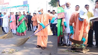 Chief Minister Yogi Adityanath paid tribute to Mahatma Gandhi.