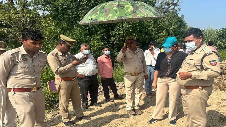 Bijnor: Elephant's dead body found buried in farmer's field, teeth missing