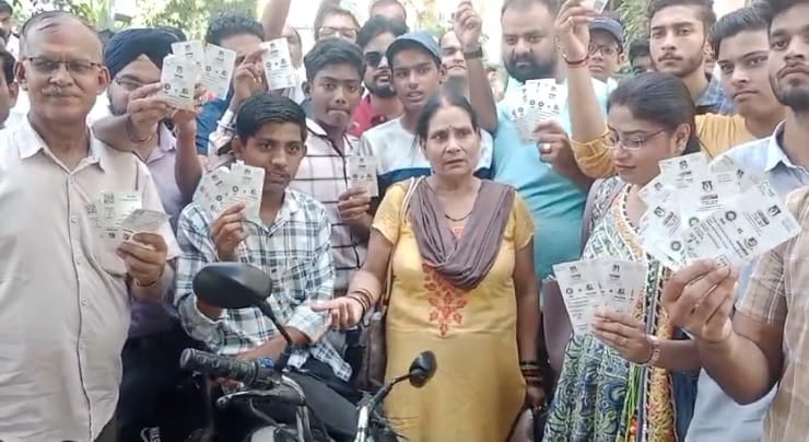 Ruckus over ticket refund, hundreds of people reached UPCA office, refund will happen from 4th to 6th October