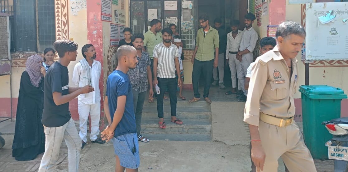 Hamirpur Accident, Truck hits bike riders, one dead and one seriously injured, police investigating