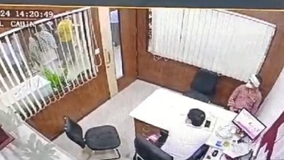 Shamli Bank Robbery: Eight teams after one criminal, 1200 cameras searched, know what updates came out