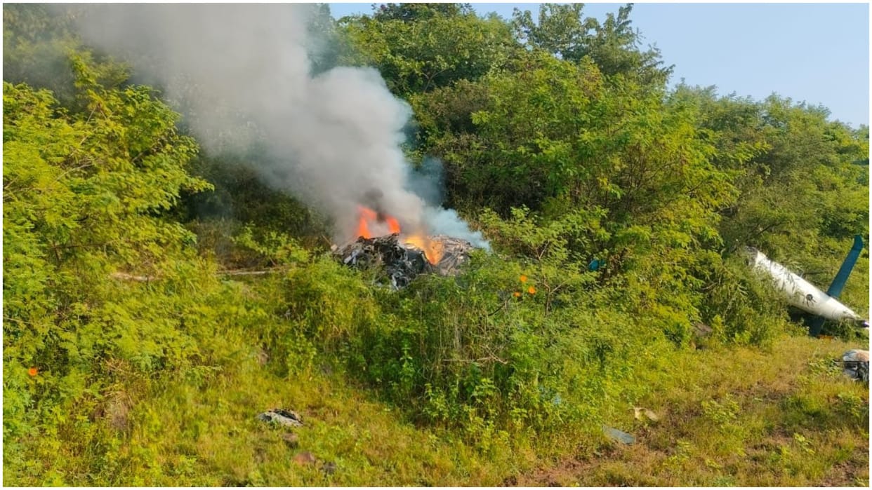 Maharashtra Helicopter Crash Today: Many People Feared Dead Near Bavdhan in Pune District News in Hindi