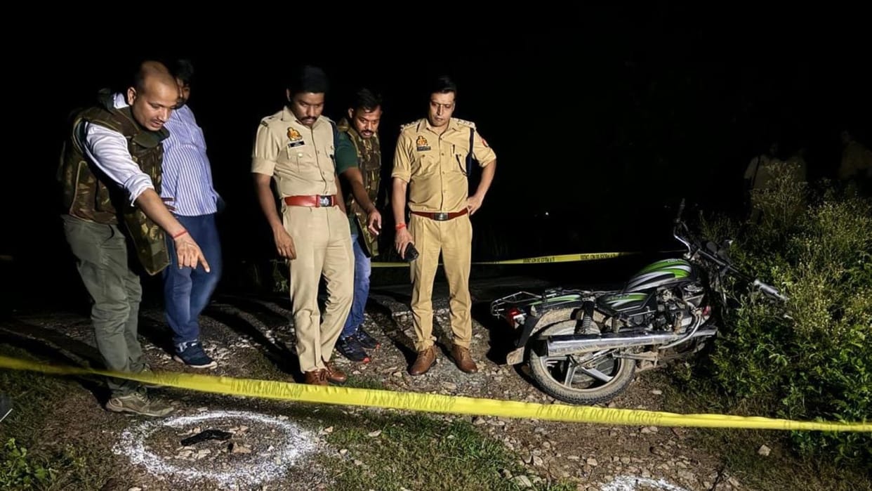 Varanasi police arrested criminal accused of murder in encounter