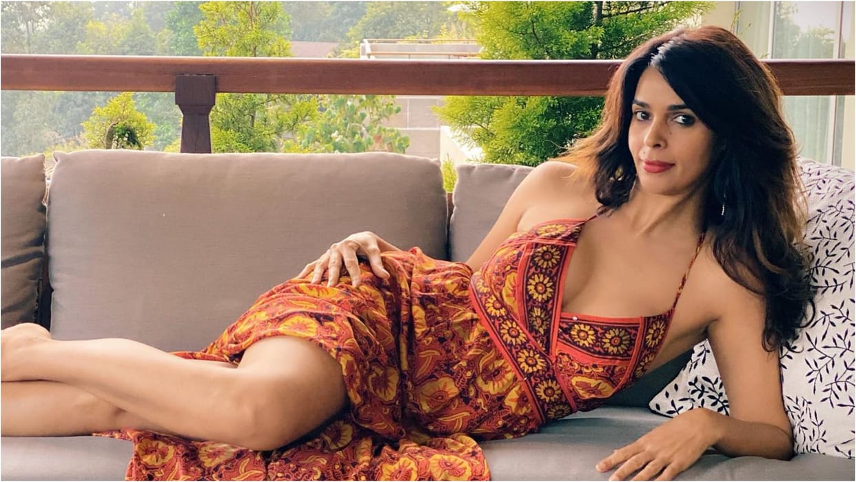 Actresses used to embarrass mallika sherawat for bold scenes in murder she cried in front of Mahesh Bhatt
