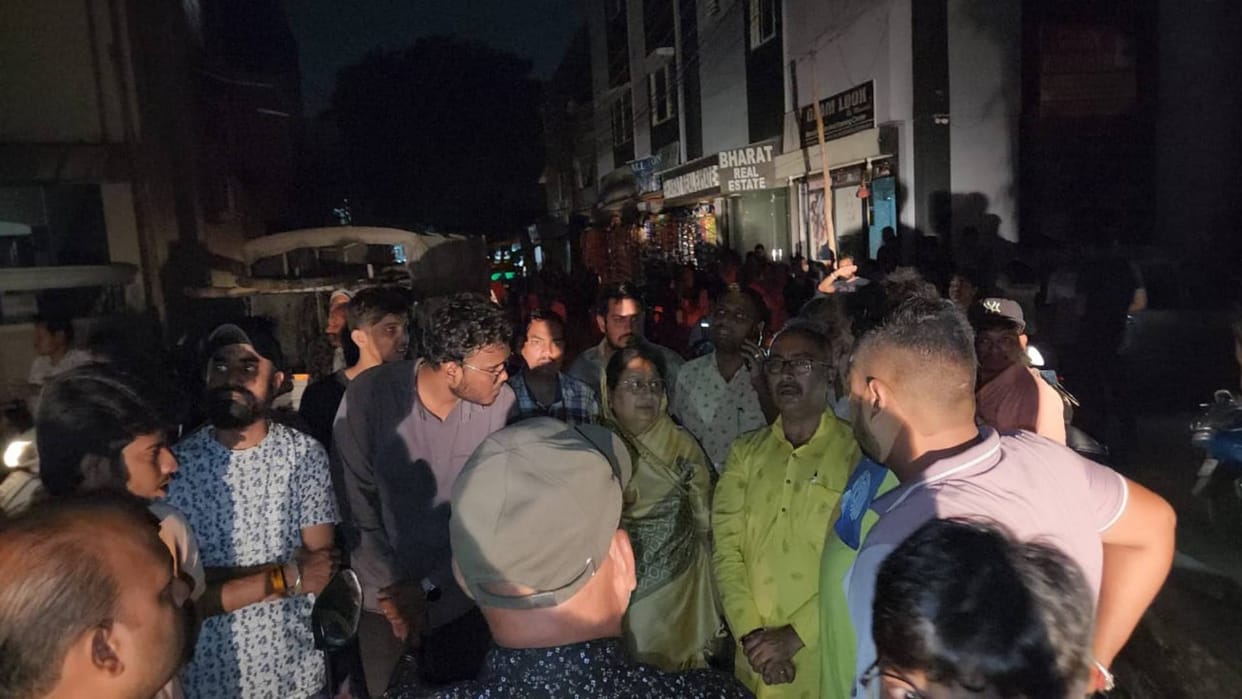 Indore News Fire broke out in house of Khatiwala Tank where chemicals were being made one person died