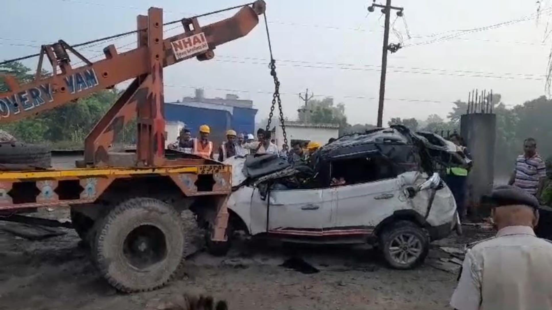 Muzaffarpur News: A horrific collision between a luxury car loaded with liquor; two people died on spot