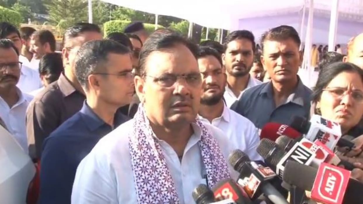 Jaipur News: CM arrived to garland Gandhi statue, said- the whole world is following the principles of Gandhi