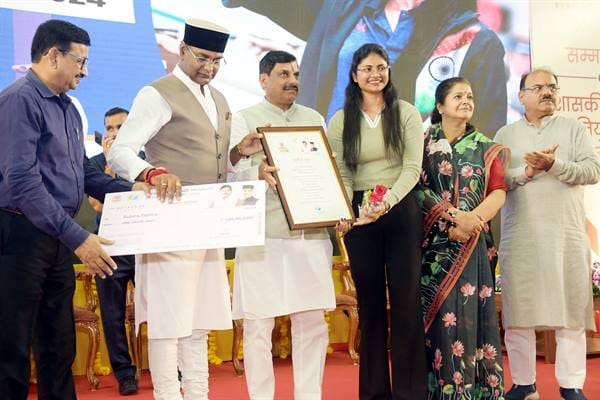 MP News: CM honored Olympic and Paralympic players, said - prepare for medals, your concern is ours