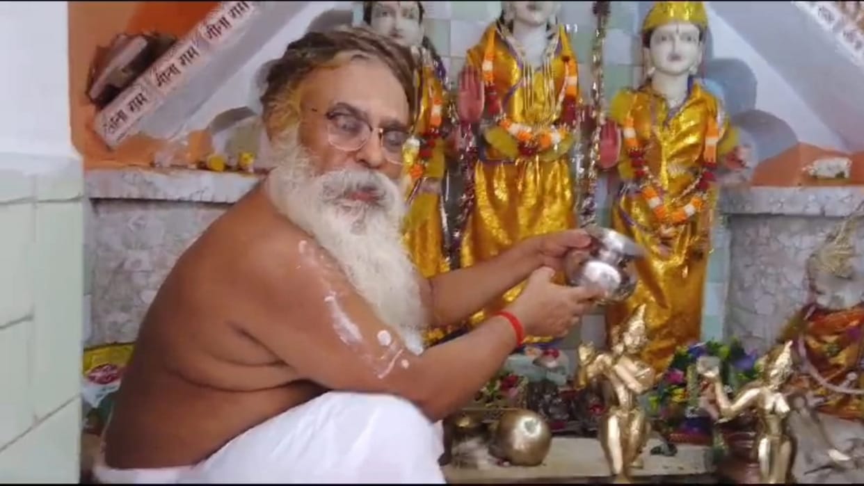 Prayagraj: Thief returned 100 year old idol of Radha-Krishna with apology