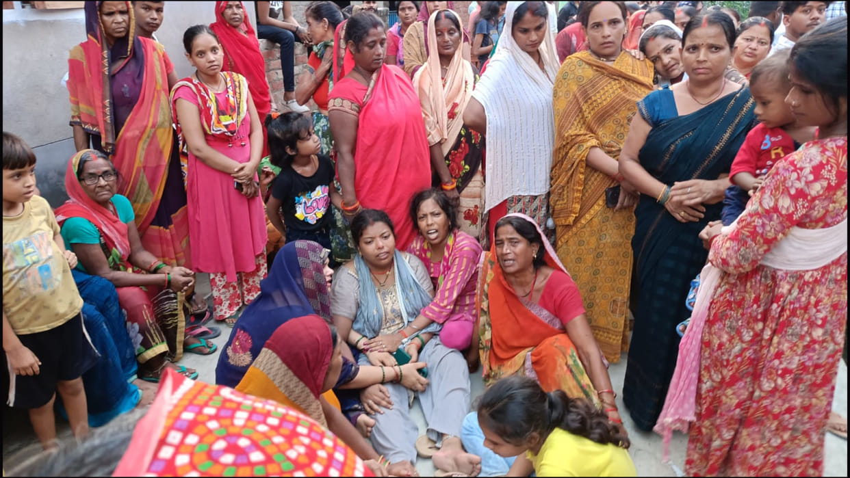 In Gorakhpur, a woman strangled two children to death, tried to commit suicide herself.