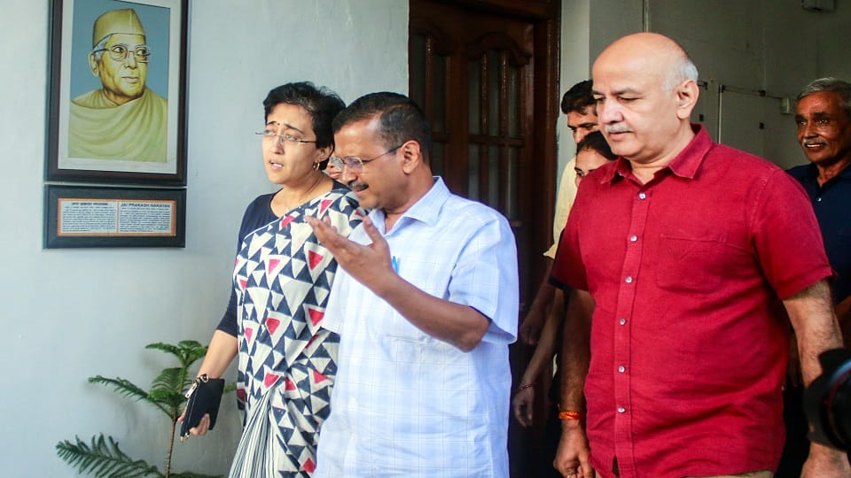 arvind Kejriwal new address 5 Ferozeshah Road Sisodia will stay in Harbhajan singh residence