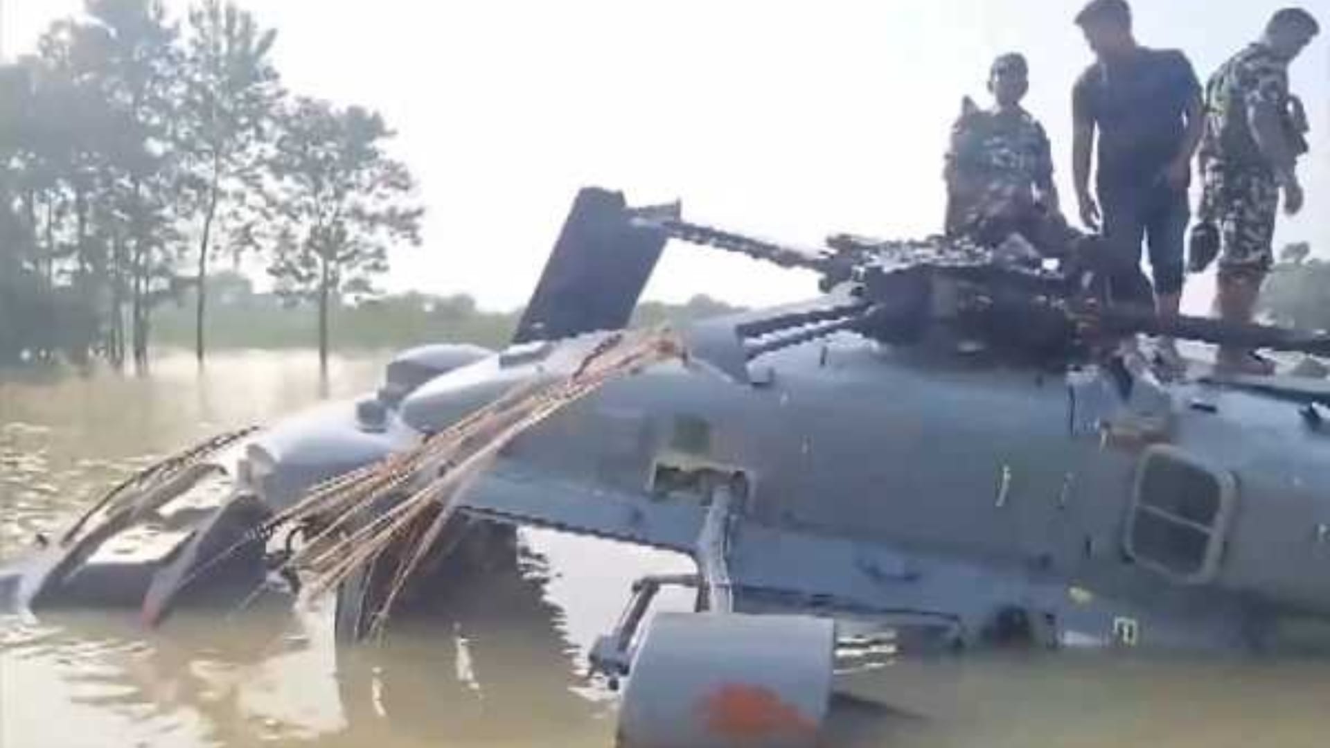 बिहार में हादसे का शिकार हुआ ध्रुव हेलीकॉप्टर