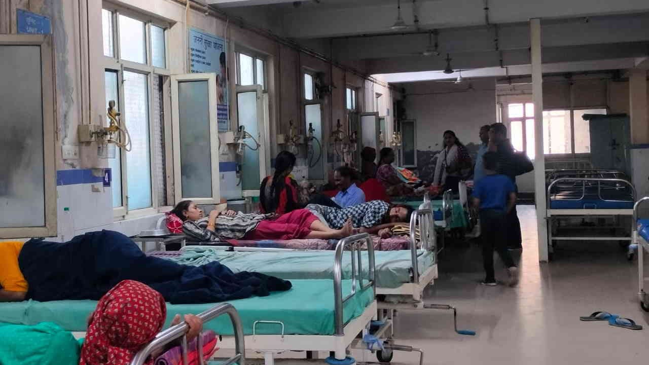 Shardiya Navratri Mothers stay awake whole night to protect their newborns from rats lizards in Doon Hospital