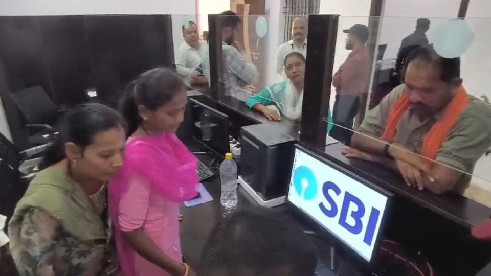 People were cheated by opening a fake branch of SBI Bank in Sakti
