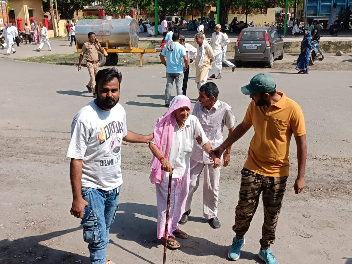 Sugarcane committee election today: Farmers thronged polling centers, showed enthusiasm, pics