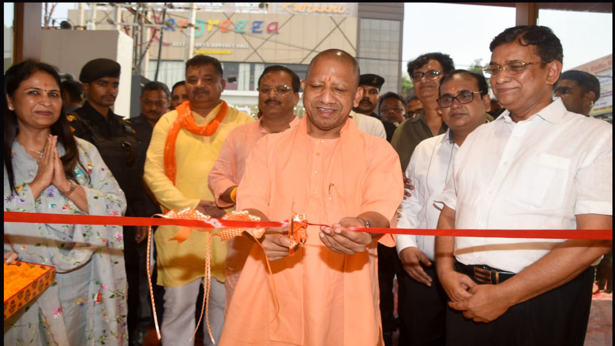 CM Yogi inaugurates Radha Madhav Wholesale Family Mart in Gorakhpur