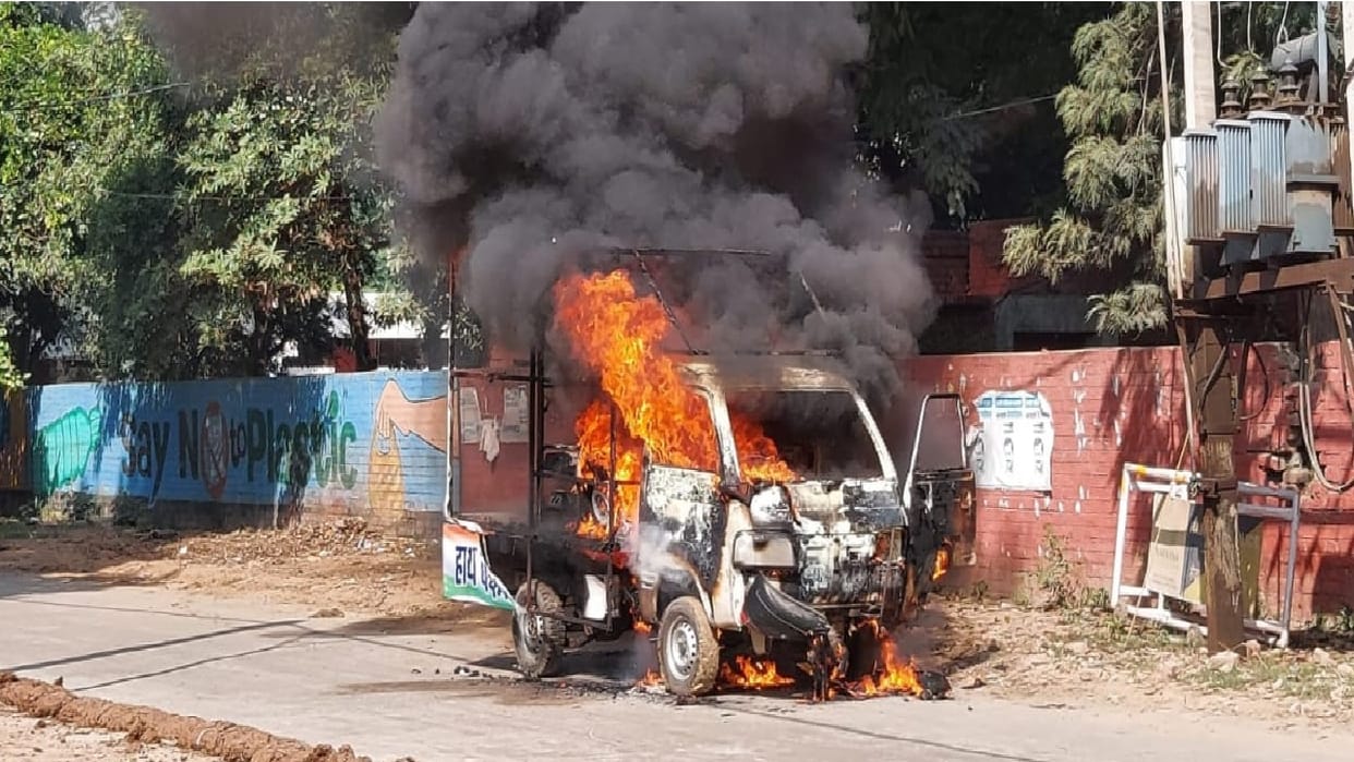 Haryana Election 2024, Car caught fire in Narwana, campaigning for Congress candidate Satbir Dablain