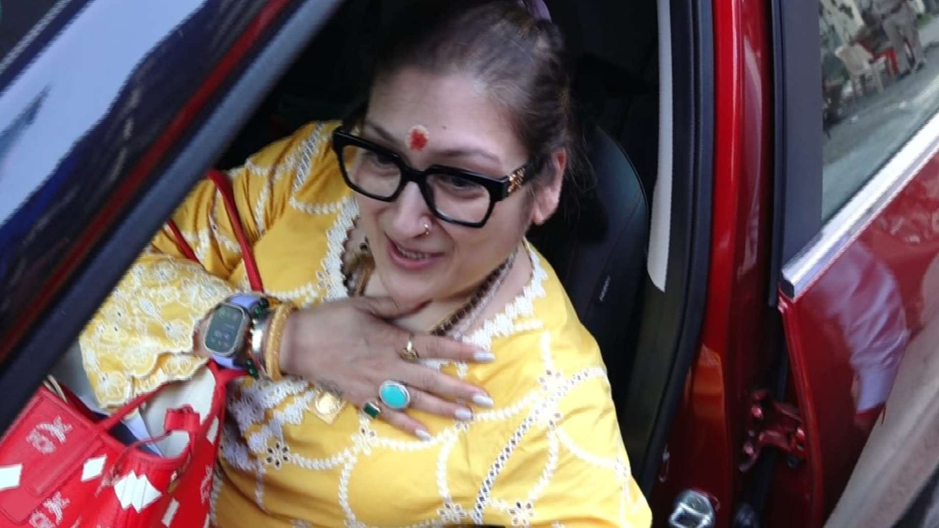GOVINDA WIFE SUNITA AHUJA SAID GOVINDA WILL DISCHARGED BY TOMMOROW Big news given with cheering Jai Mata Di