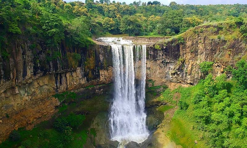 Indore: Two students who had gone to Muhadi Fall Picnic in Indore drowned in the waterfall, dead body of one f