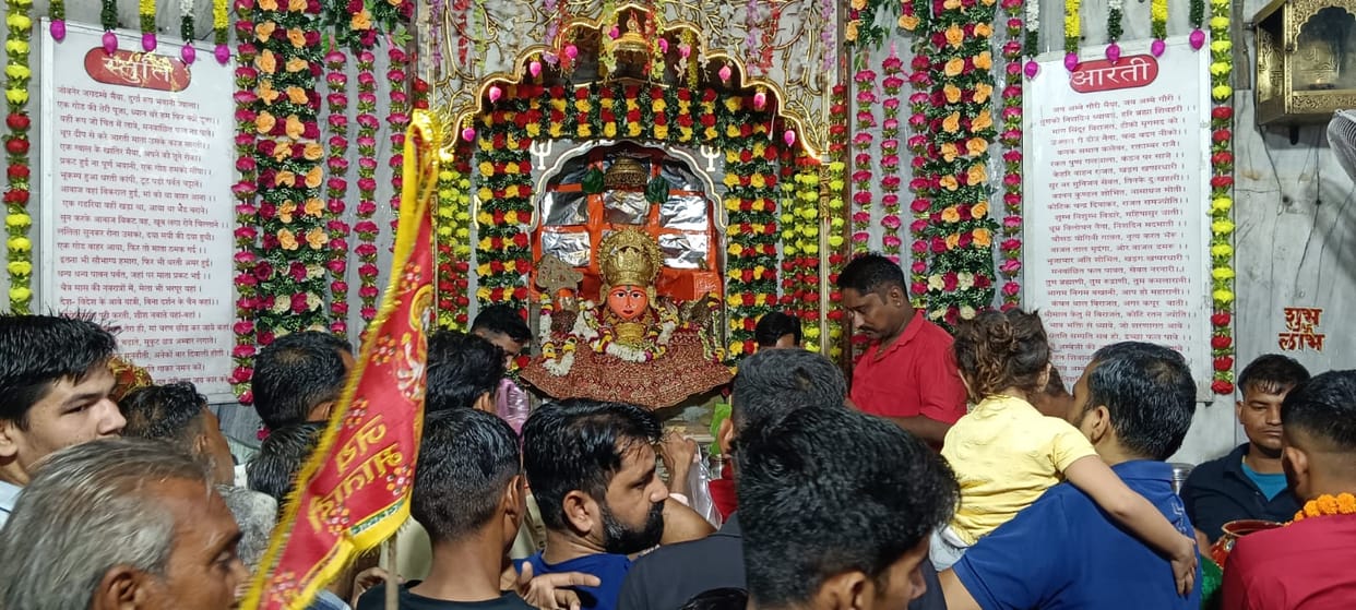 Huge crowd of devotees at Jwala Mata temple on the first day of Sharadiya Navratri