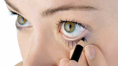 Eye Care Tips benefits and side effect of putting kajal in eyes