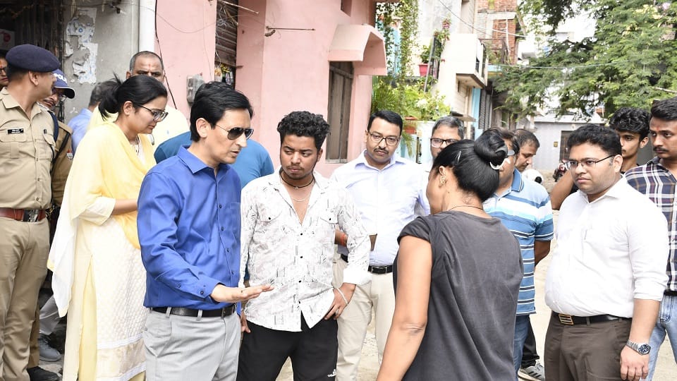 Commissioner Deepak Rawat raided Jal Nigam office haldwani