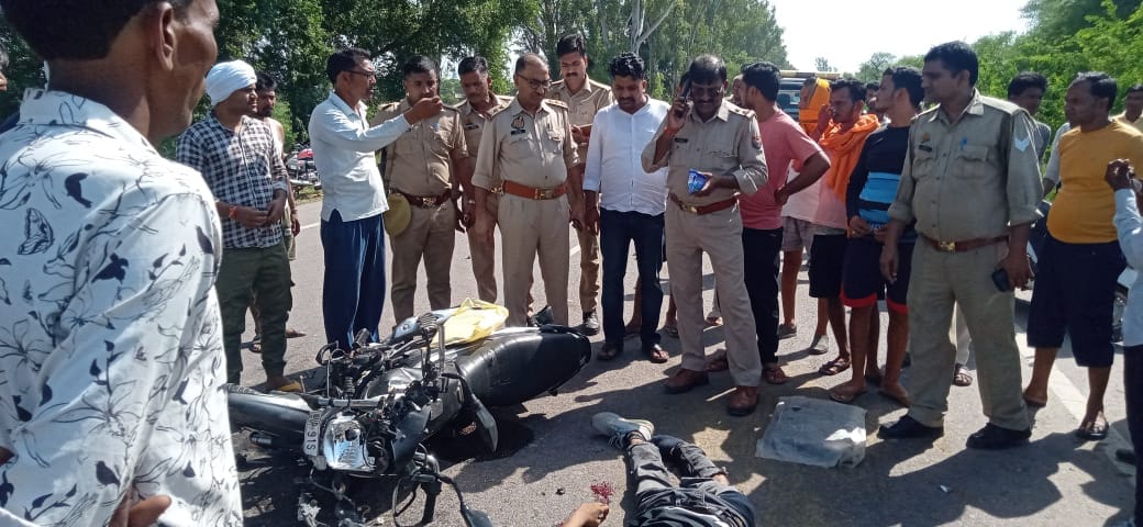 Hamirpur Accident, Truck hits bike, brother dies and sister is in critical condition, police investigating